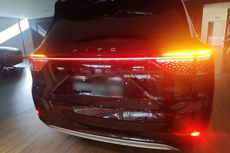 Used Hima AITO M9 2025 Extended-Range Ultra Version 52 kWh 5-Seater Edition Rear