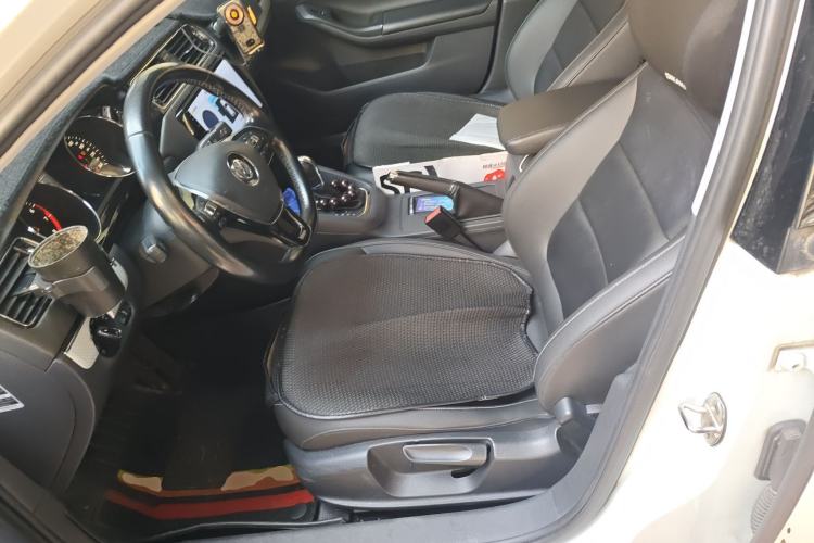 Used Volkswagen Sagitar 2017 230TSI Automatic Comfort Version Left Front Seat