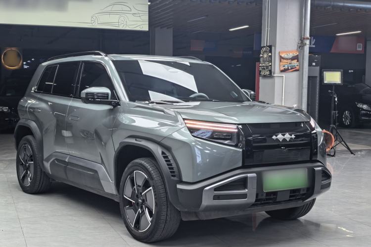 Used Formula Leopard Titanium 3 2025 501KM All-Wheel Drive Intelligent Driving Ultra Version
