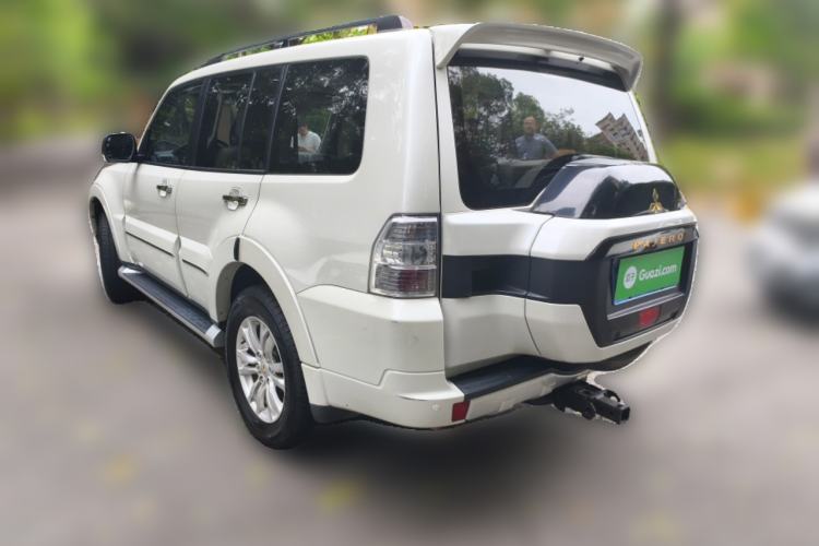 Used Mitsubishi Pajero  Rear Left 45 Deg