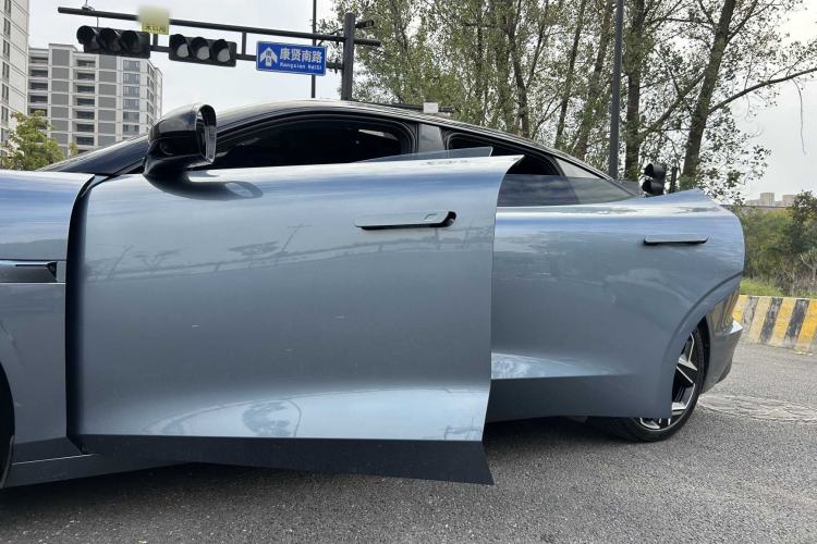 Used Lynk & Co Z10 2025 95 kWh 702 km All-Wheel Drive Intelligent Driving Ultra
