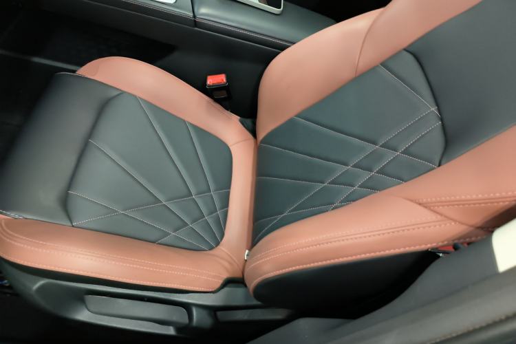 Used CHANGAN Eado 2023 Changan Edition PLUS Blue Whale NE 1.4T GDI DCT Prestige Version Left Front Seat