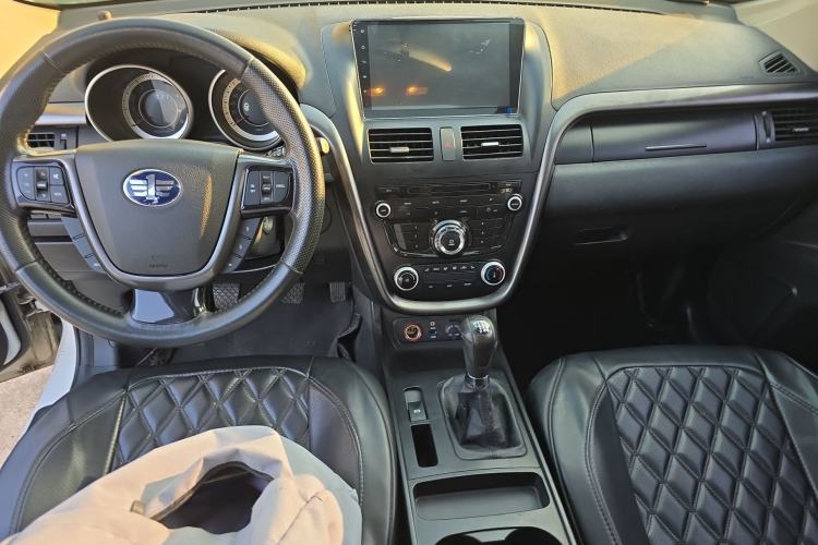 Used Bestune X80 2016 2.0L manual Comfort trim level