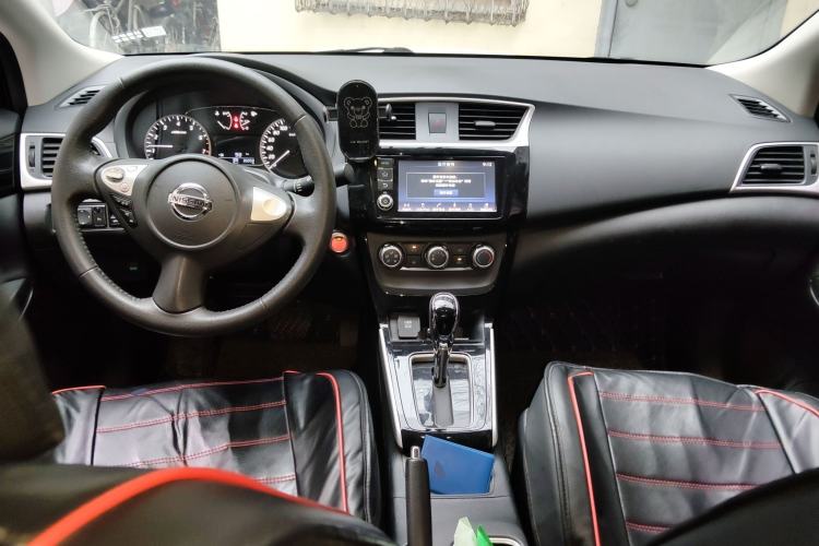 Used Nissan Sylphy 2018 1.6XV CVT Deluxe Edition Center Console