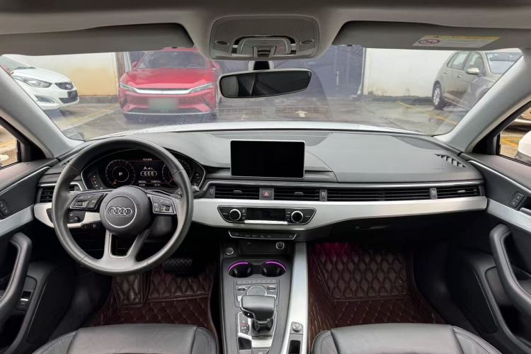Used Audi A4L 2019 40 TFSI Fashion Edition China VI Emission Standard Interior 3