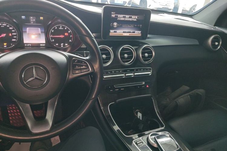 Used Mercedes-Benz GLC 2018 GLC 260 4MATIC Luxury Model