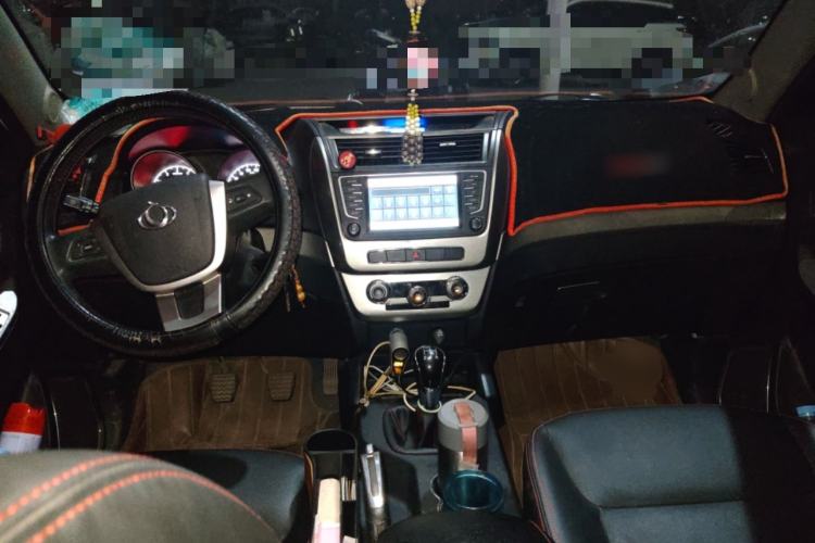 Used Geely Auto GX7 2015 Classic Edition 1.8L Manual Elite Model China V Standard Center Console