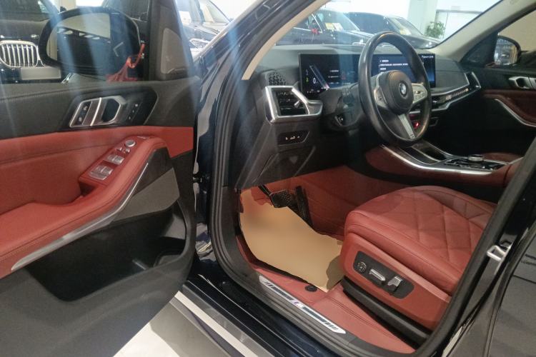 Used BMW X5 2023 xDrive 30Li M Sport Package