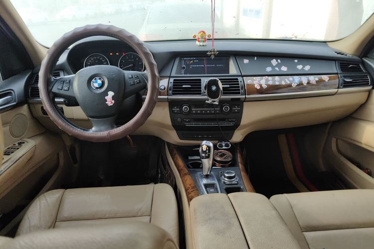 Used BMW X5 2011 xDrive35i Luxury Model

