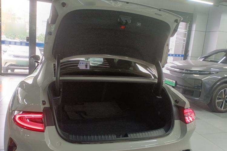 Used Xiaomi Auto SU7 2024 Four-Wheel Drive Ultra-Long Range Advanced Intelligent Driving Max Edition