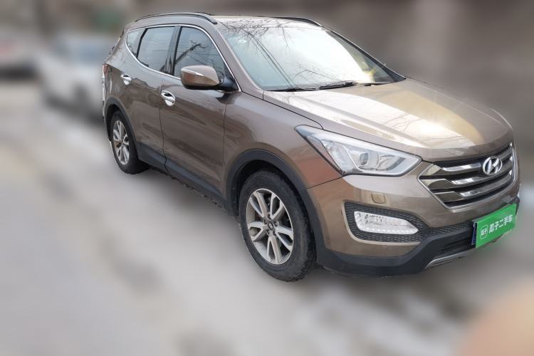 Used Hyundai Santa Fe 2013 Revised Version 2.4L Automatic All-Wheel Drive Luxury Trim
