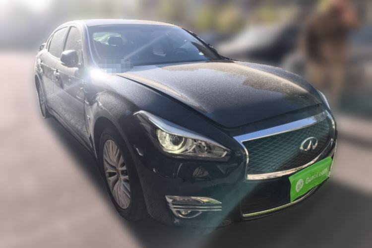 Used Infiniti Q70 2017 Q70L 2.5L Enjoyment Edition Front Right 45 Deg