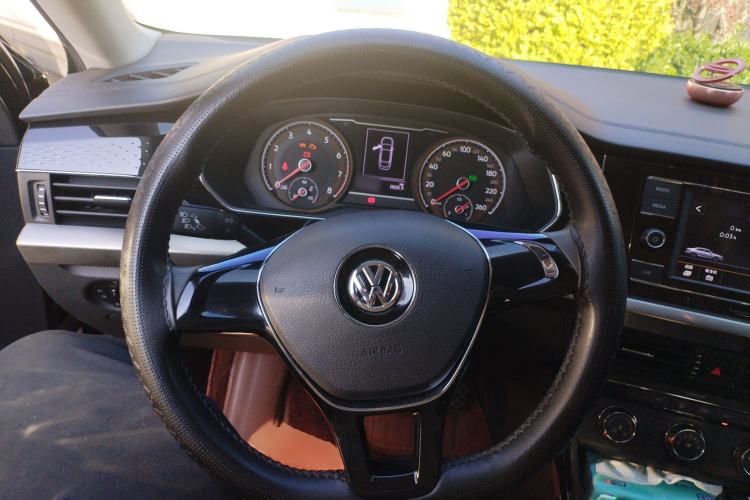 Used Volkswagen Passat 2019 280TSI Business Edition China VI Steering Wheel