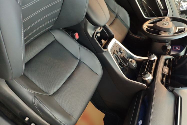 Used Toyota Wildlander 2023 Dual-Motor 2.5L E-CVT Four-Wheel Drive Prestige Edition Right Front Seat