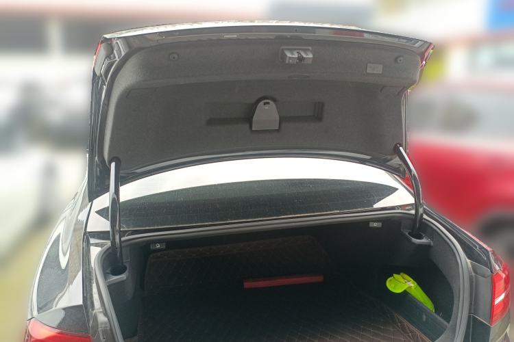 Used Volkswagen Magotan 2018 Facelift 330TSI DSG Luxury Model Trunk