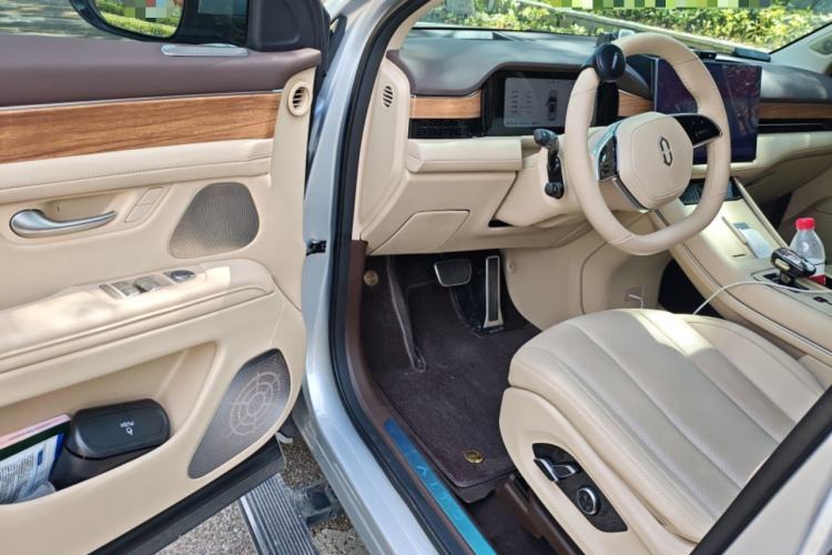 Used Hima AITO M7 2024 1.5T Rear-Drive Plus Version 5 Seats Driver Seat