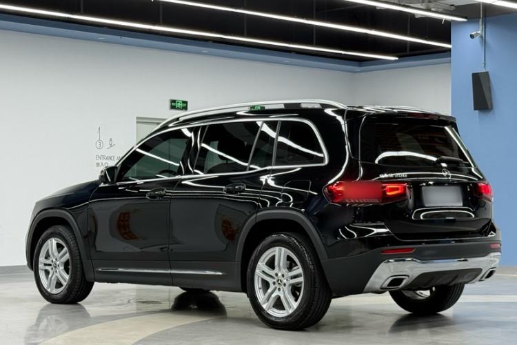 Used Mercedes-Benz GLB 2023 Refreshed GLB 200 Dynamic Edition Exterior 4