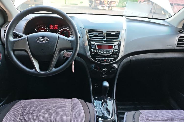 Used Hyundai Verna Ray 2014 1.4L Automatic GLX