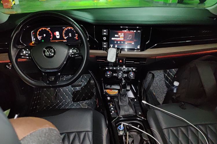 Used Volkswagen Passat 2019 330TSI Luxury Edition China VI Standard