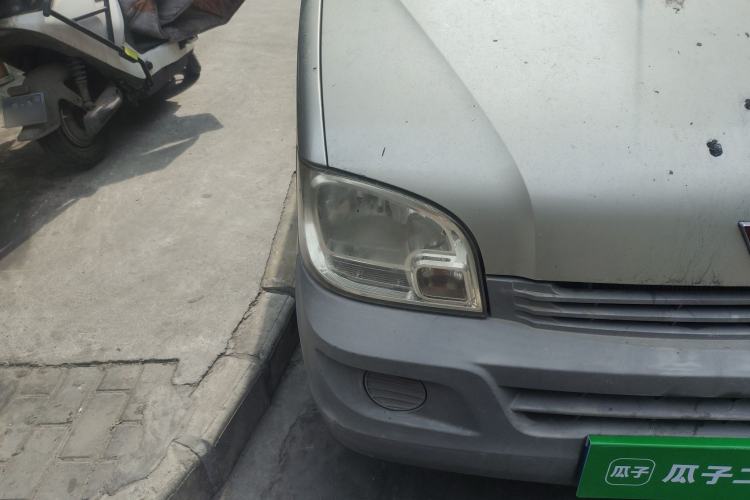 Used Wuling Zhiguang 2013 1.0L Practical Version Right Front Headlight