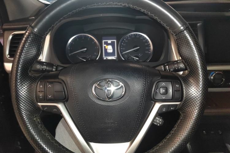 Used Toyota Highlander 2018 2.0T Four-Wheel Drive Prestige Version 7 Seats China V Emission Standard Steering Wheel
