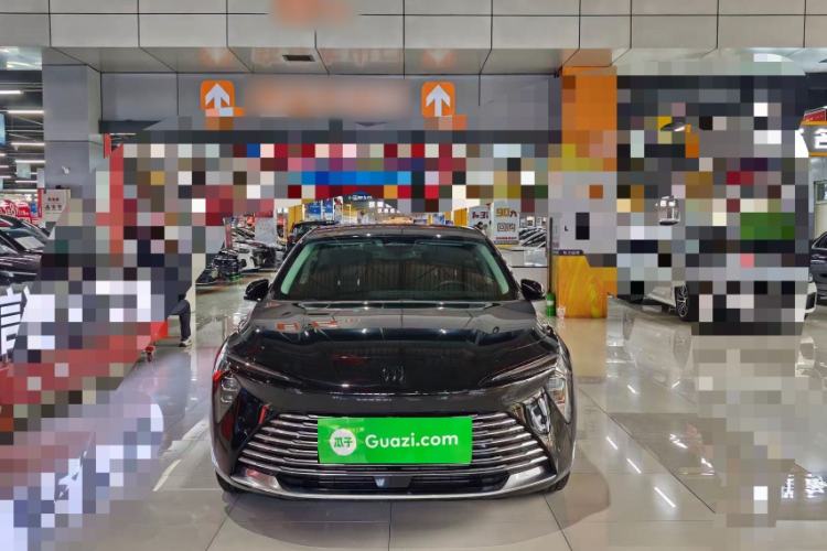 Used Buick LaCrosse 2025 28T Platinum Edition
