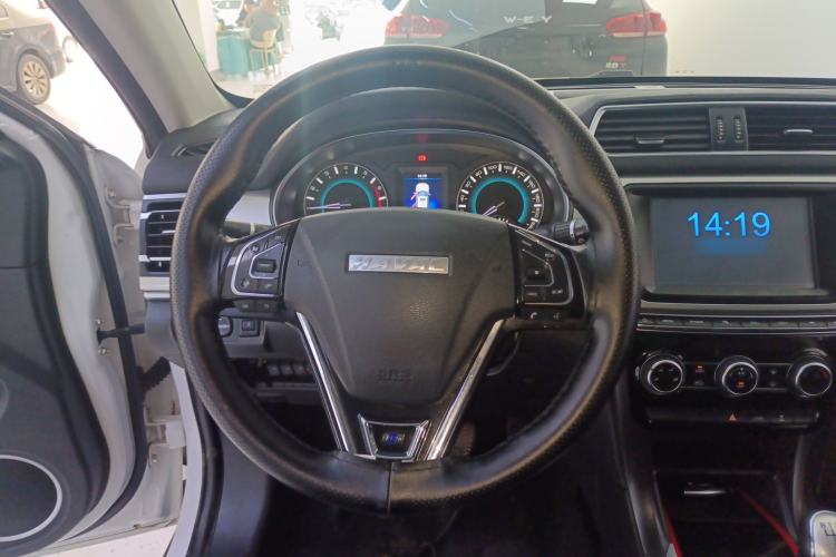 Used Haval H2 2017 Blue Label 1.5T Manual Two-Wheel Drive Luxury Model