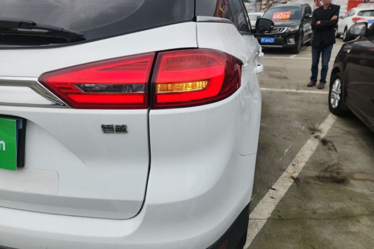 Used Geely Auto Emgrand X7 Sport 2016 1.8TD Automatic ZhiZun Version Right Rear Taillight