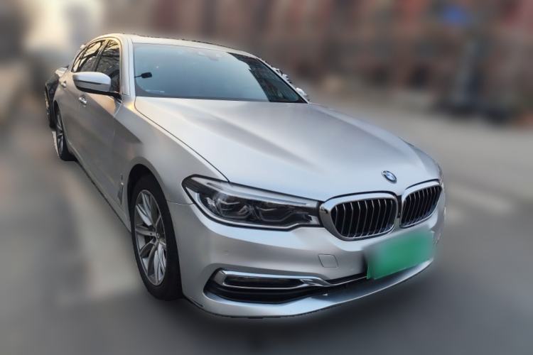 Used BMW 5 Series New Energy 2018 530Le Luxury Package Front Right 45 Deg