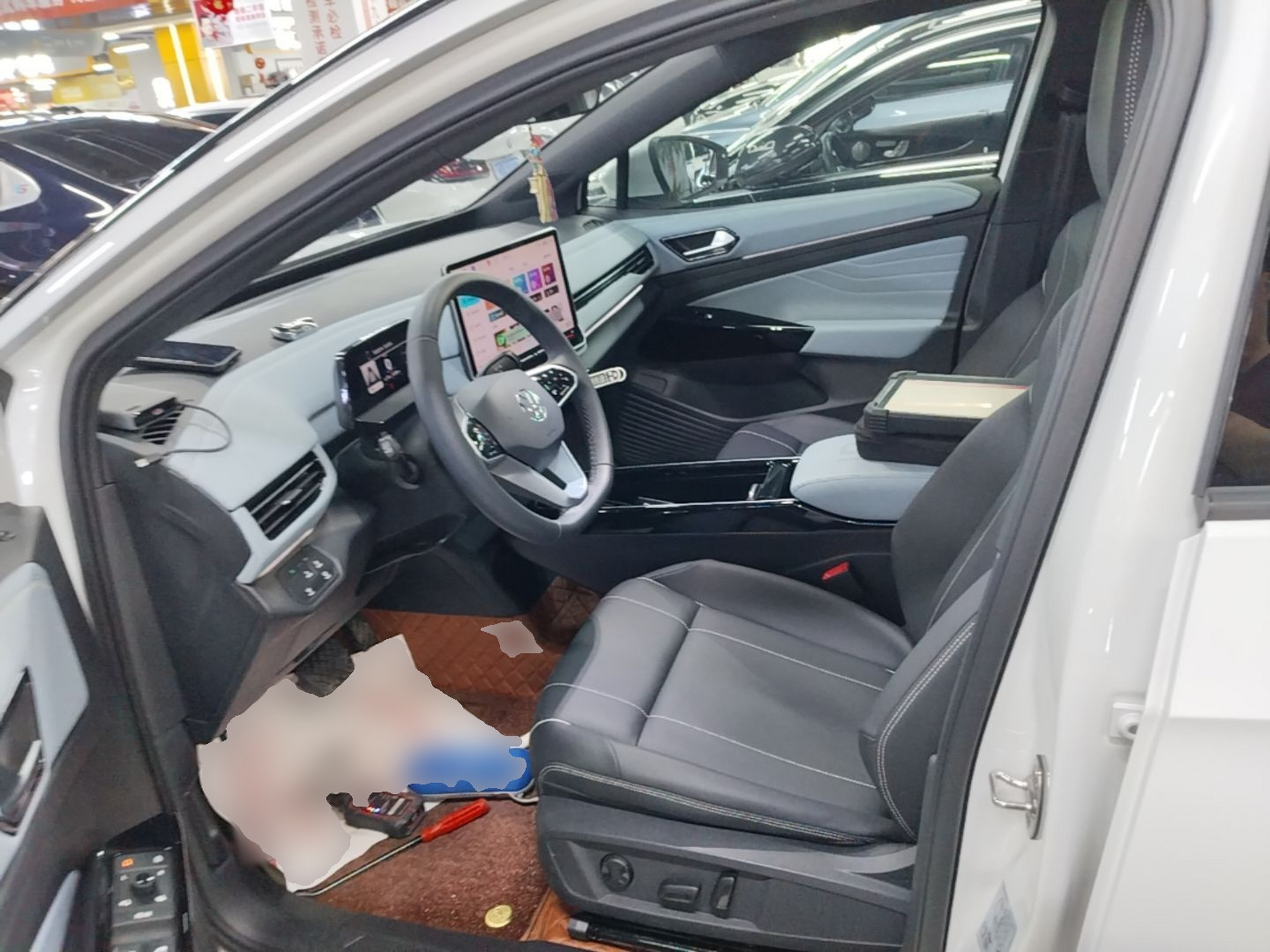 Переднее сиденье в автомобиле