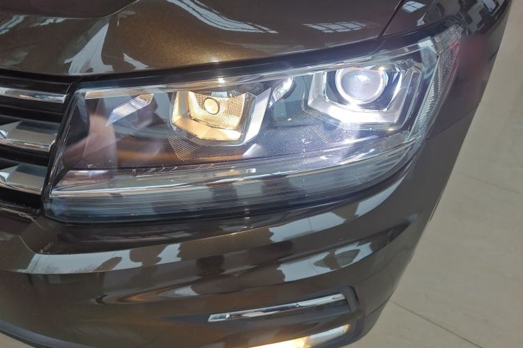 Used Volkswagen Tiguan L 2020 330TSI Automatic Two-Wheel Drive Smart Luxury Edition China VI Standard
