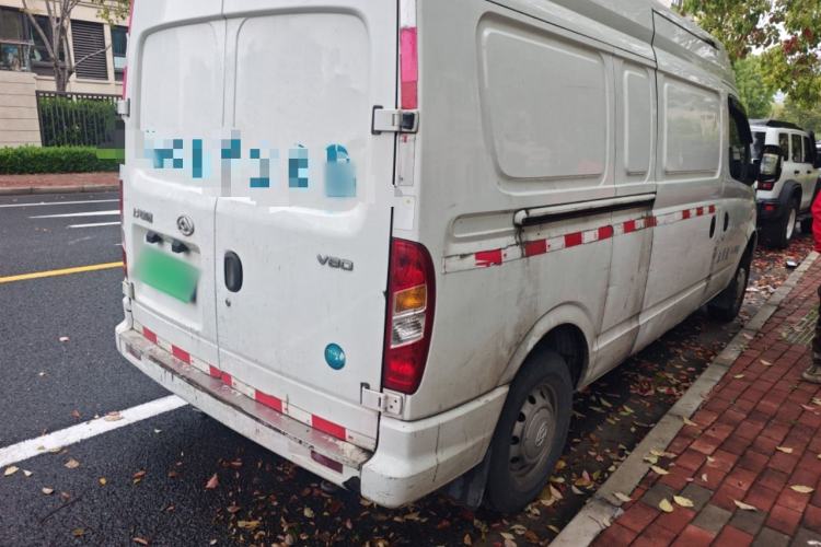 Used SAIC MAXUS Xintu V80 2021 2.0T Manual Classic City Delivery King Long Wheelbase Mid-Roof 3 Seats Rear Right 45 Deg