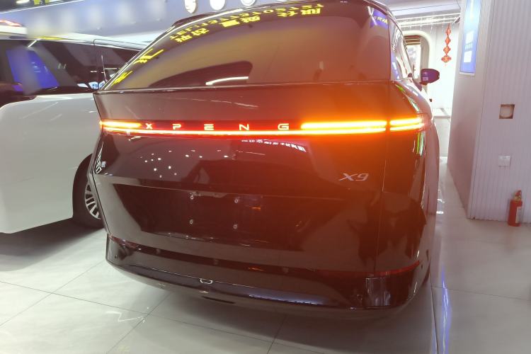 Used XPeng X9 2024 702 Ultra-Long Range Max