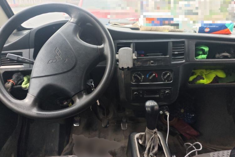 Used Wuling Zhiguang 2013 1.0L Practical Version Center Console