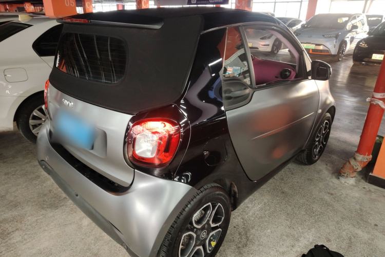 Used smart fortwo 2016 0.9T 66 kW Convertible Pioneer Edition
