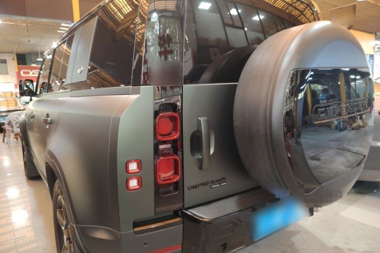 Used Land Rover Defender 2020 110 P400 HSE Rear Left 45 Deg