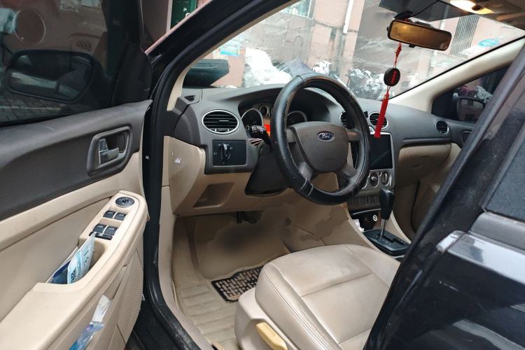 Used Ford Focus 2011 Sedan 1.8L Automatic Fashion Edition
