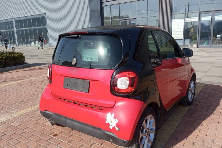 Used smart fortwo 2015 1.0L 52 kW hardtop Dynamic version