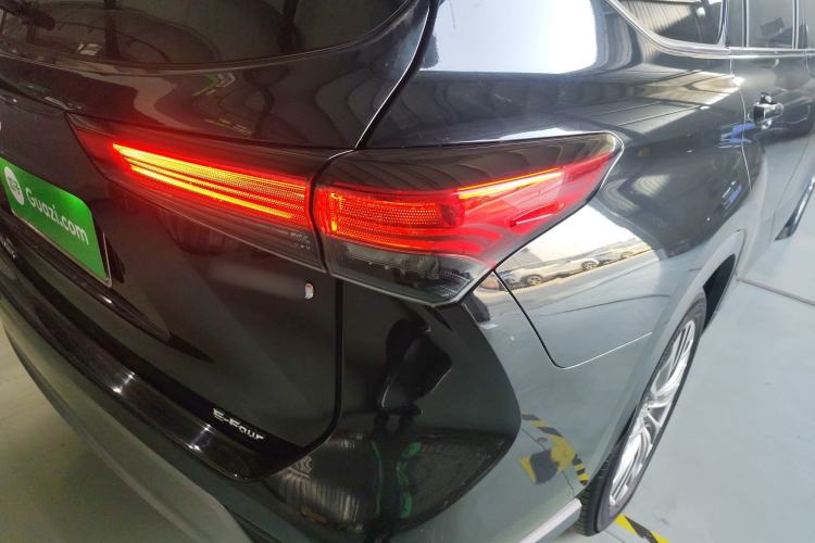 Used Toyota Highlander 2022 Dual-Engine 2.5L Four-Wheel Drive Prestige Version 7 Seats