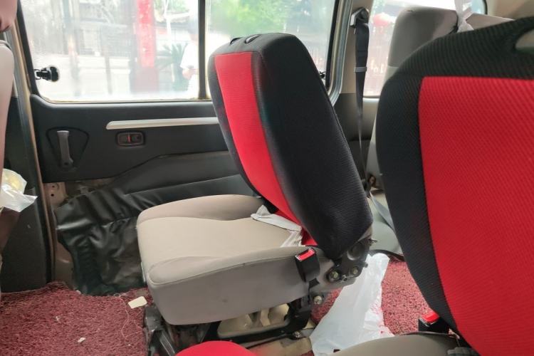 Used FORTHING Lingzhi 2013 V3 1.5L 7-Seater Luxury Model
