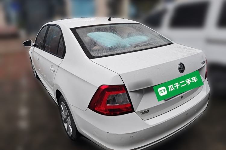 Used Skoda Rapid 2015 1.6L Automatic Smart Selection Model
