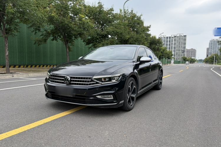 Used Volkswagen Magotan 2023 2 Million Units Commemorative Edition 330TSI DSG Luxury Version Guazi used car, China used car export, Used car for sale, Used  cars, Cheapest cars for sale