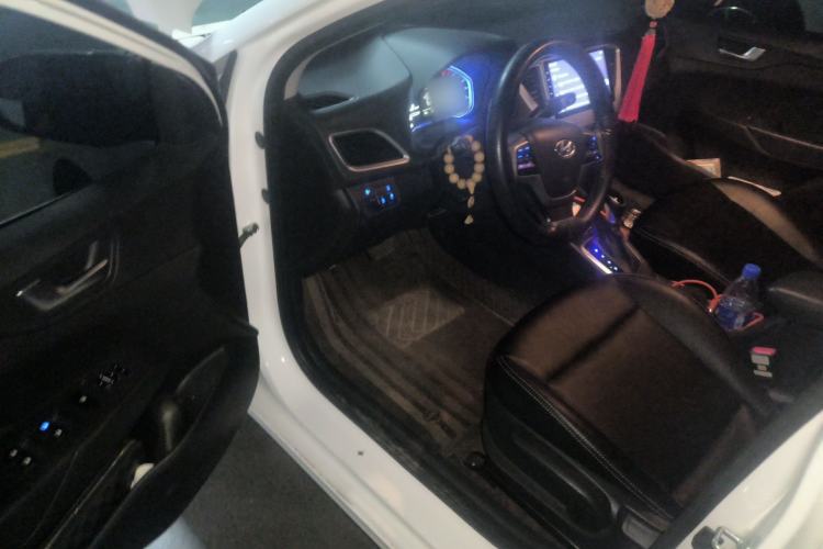 Used Hyundai Verna (new generation) 2020 1.4L CVT GLS Cool Edition Driver Seat