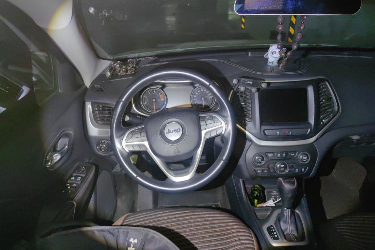 Used Jeep Cherokee 2016 2.4L Leading Smart Version