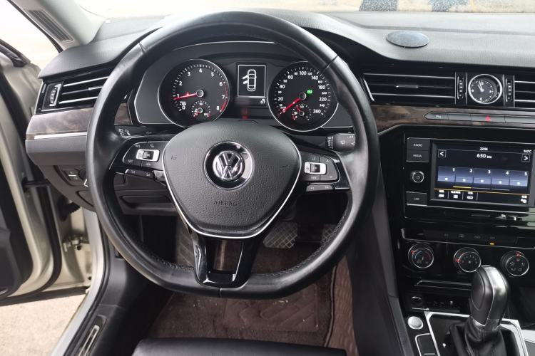 Used Volkswagen Magotan 2019 330TSI DSG Leading Model China VI Standard