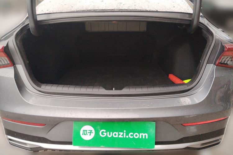 Used Kia K5 2025 1.5T Luxury Edition Trunk