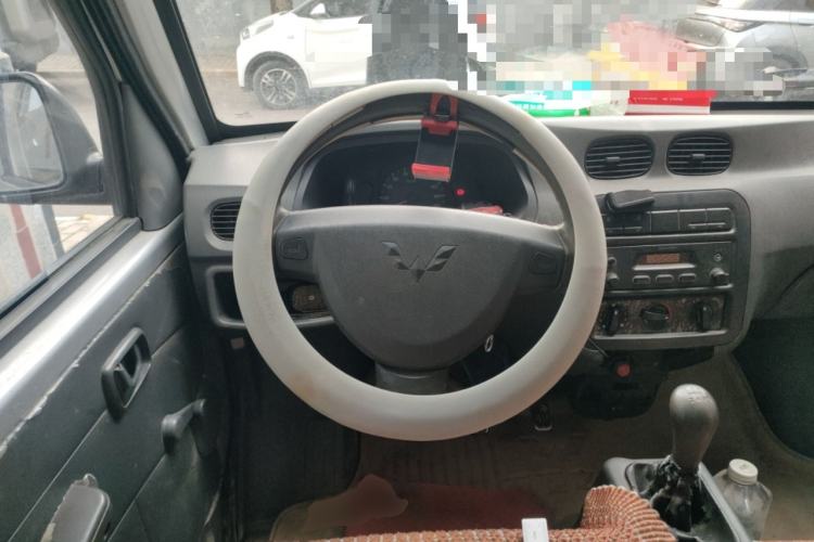 Used Wuling Zhiguang 2010 1.0L New Version Practical Short-Body L2Y
