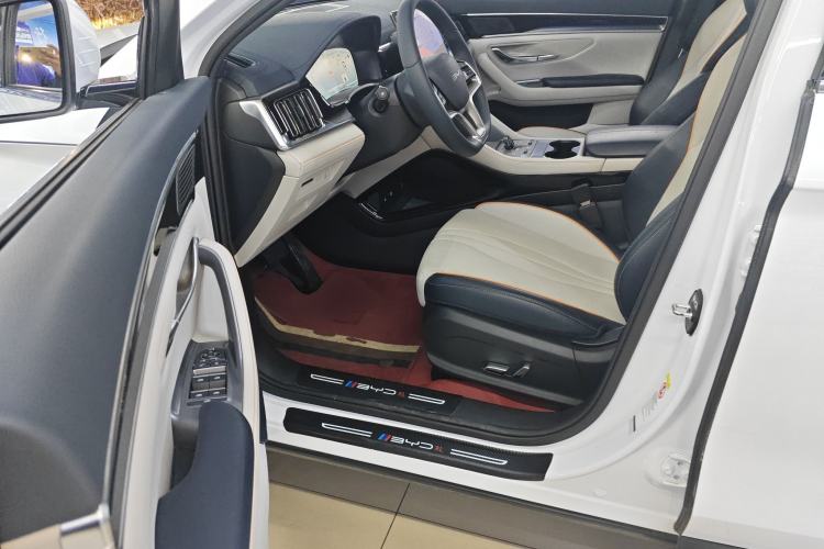 Used BYD Song PLUS New Energy 2024 HONOR Edition DM-i 110km Flagship PLUS
