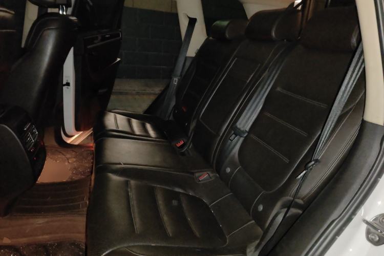 Used Volkswagen Touareg 2011 3.0 TSI High-End Version
