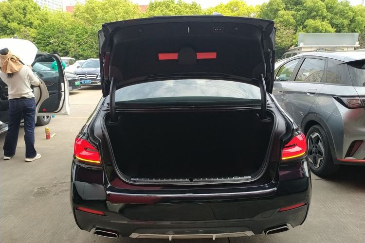 Used BMW 5 Series 2022 Second Facelift 530Li Leading Edition M Sport Package